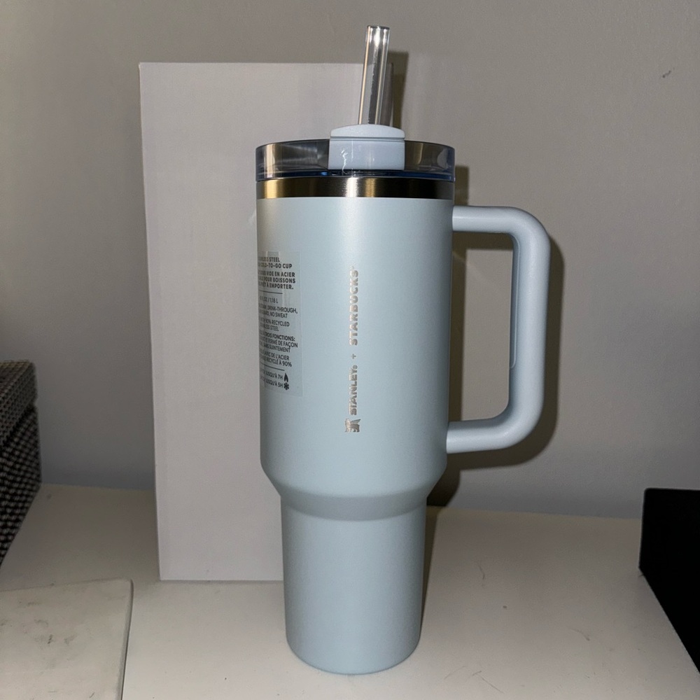 Sky Blue Stanley Quencher (40 oz)